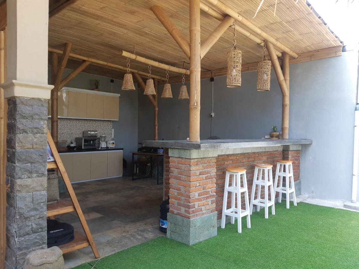 Dhm Surf Villa Kuta  외부 사진